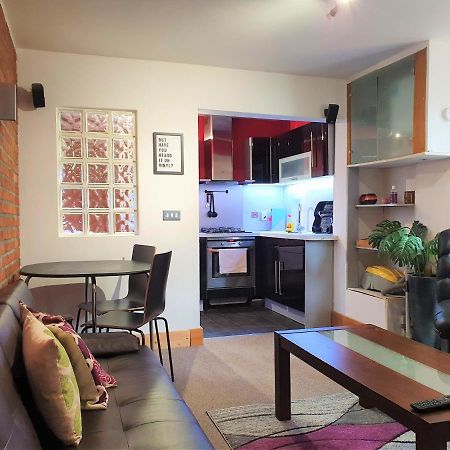 Bath Road Apartments สวินดอน ภายนอก รูปภาพ
