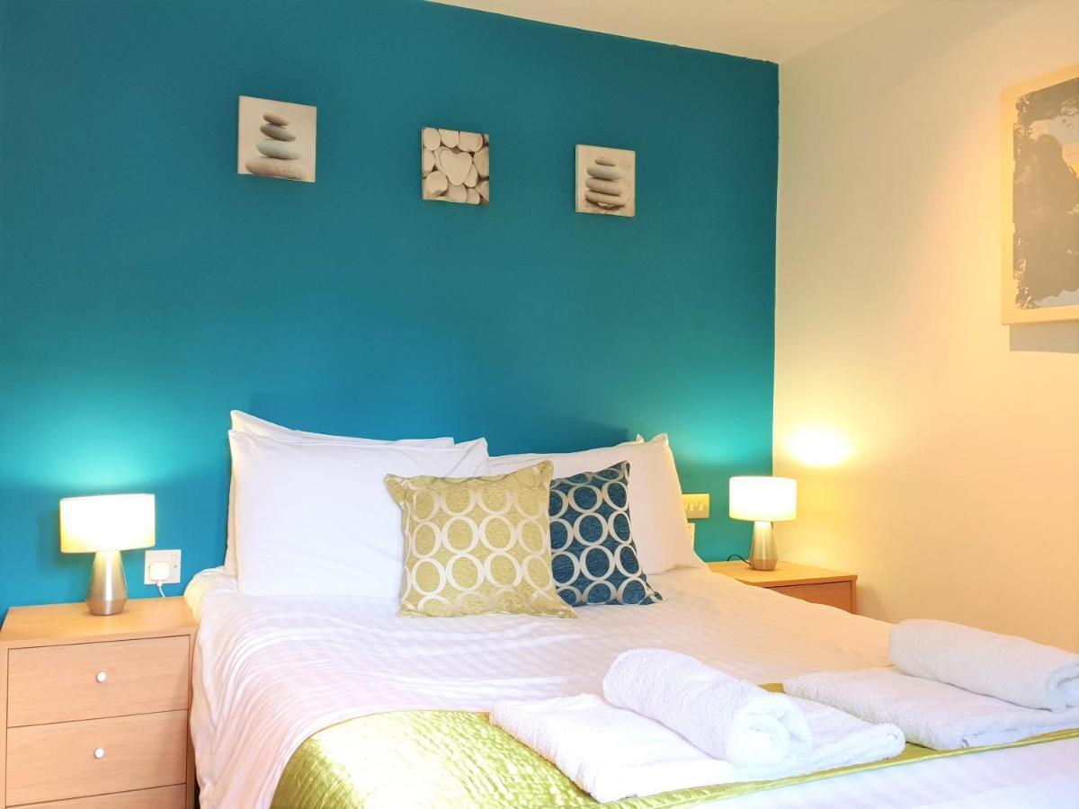 Bath Road Apartments สวินดอน ภายนอก รูปภาพ
